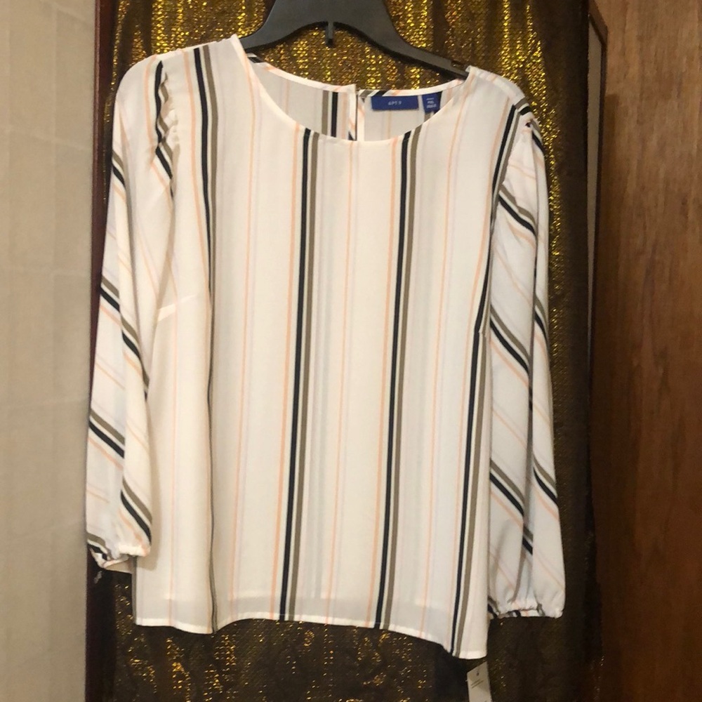 Apt 9 Puffed shoulder top